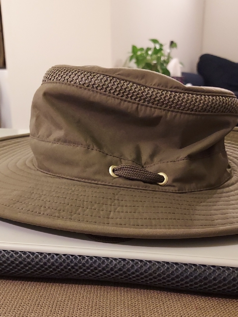 Used Tilley LTM6 Airflo Sun Hat, Unisex, Size 7 1/8, Color Olive - Picture 4 of 7